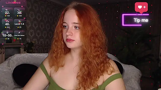 Snapshot of LunaSweet18 chatting on 17, 9, 2025 LunaSweet18 online show from 17, 9, 2025