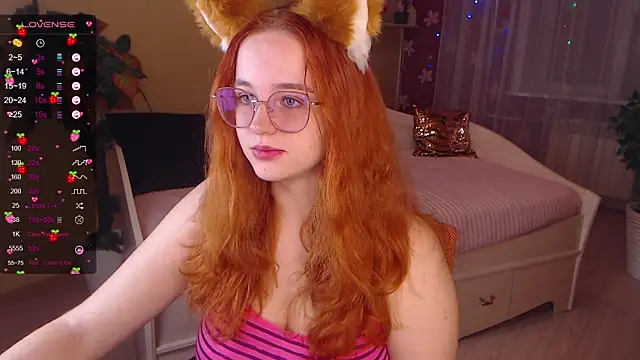 Snapshot of LunaSweet18 chatting on 22, 10, 2025 LunaSweet18 online show from 22, 10, 2025
