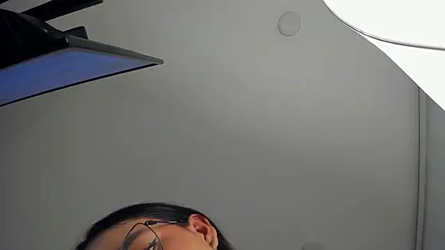 LaurenMitchell1 online show from 26, 10, 2025