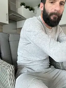 Snapshot of Michel_huge chatting on 10, 11, 2025 Michel huge online show from 10, 11, 2025