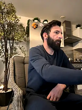 Snapshot of Michel_huge chatting on 19, 11, 2025 Michel huge online show from 19, 11, 2025