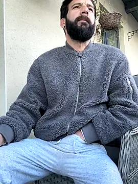 Snapshot of Michel_huge chatting on 24, 11, 2025 Michel huge online show from 24, 11, 2025