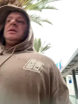 Snapshot of backdoorgalore4you chatting on 14, 12, 2025 backdoorgalore4you online show from 14, 12, 2025