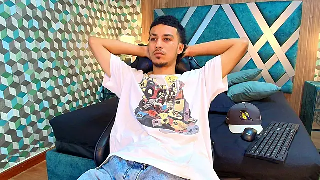 Snapshot of Marcus_Jeron chatting on 15, 12, 2025 Marcus Jeron online show from 15, 12, 2025