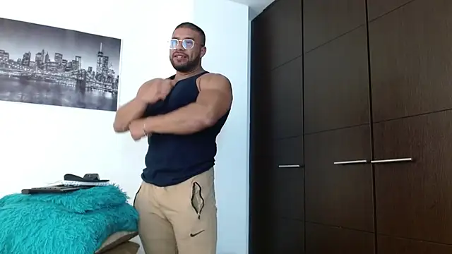 AntonyDAngelo25 online show from 15, 10, 2025