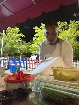 Snapshot of Alejand276765 chatting on 15, 10, 2025 Alejand276765 online show from 15, 10, 2025