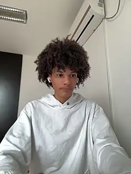 Snapshot of Max_Rain chatting on 22, 9, 2025 Max Rain online show from 22, 9, 2025