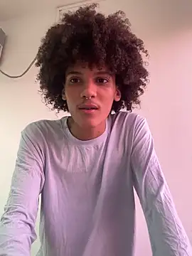 Snapshot of Max_Rain chatting on 9, 10, 2025 Max Rain online show from 9, 10, 2025