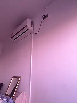 Snapshot of Max_Rain chatting on 12, 10, 2025 Max Rain online show from 12, 10, 2025