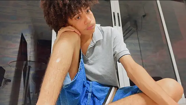 Snapshot of Max_Rain chatting on 20, 11, 2025 Max Rain online show from 20, 11, 2025