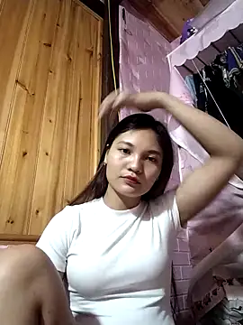Snapshot of Duyen02 chatting on 7, 10, 2025 Duyen02 online show from 7, 10, 2025