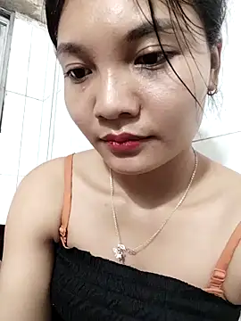 Snapshot of Duyen02 chatting on 11, 10, 2025 Duyen02 online show from 11, 10, 2025