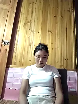 Snapshot of Duyen02 chatting on 18, 10, 2025 Duyen02 online show from 18, 10, 2025