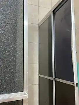 Chloe Leaozinho online show from 12, 10, 2025