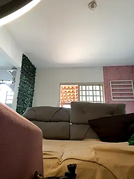 Chloe Leaozinho online show from 7, 11, 2025