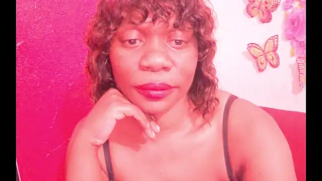 IndianqueenB online show from 4, 12, 2025