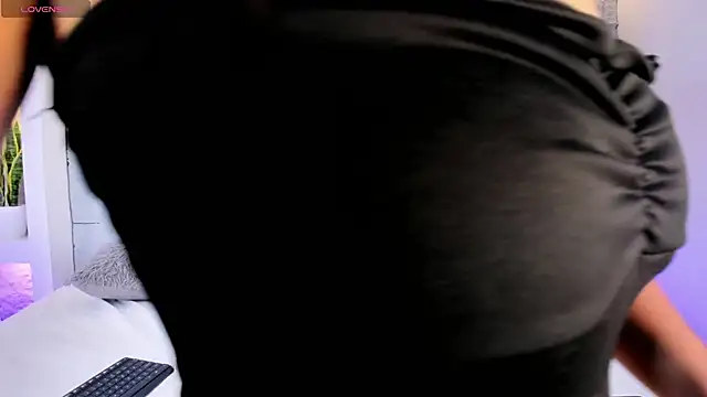 LovelyEyesx online show from 29, 3, 2026