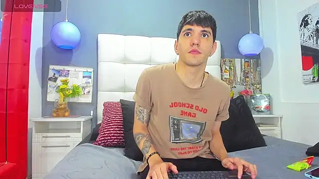 Matteo12  online show from 27, 10, 2025