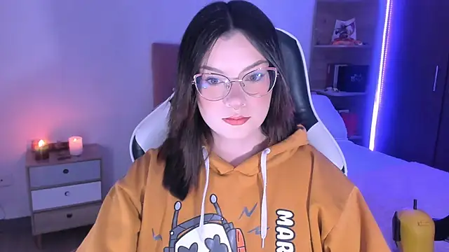 OphelianaRose33 online show from 8, 9, 2025