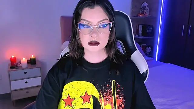 OphelianaRose33 online show from 17, 10, 2025