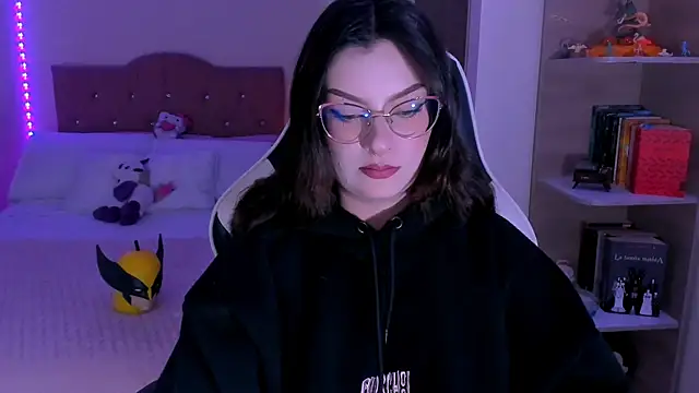 OphelianaRose33 online show from 20, 12, 2025