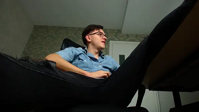 Snapshot of FelixStarkk chatting on 29, 10, 2025 FelixStarkk online show from 29, 10, 2025