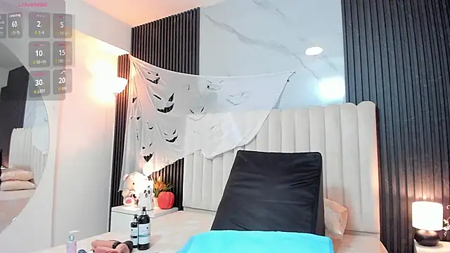 Snapshot of Samantha_Claus chatting on 31, 10, 2025 Samantha Claus online show from 31, 10, 2025