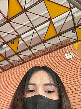 Linh 2004 online show from 11, 2, 2026