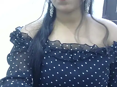 Snapshot of LIYO_ chatting on 11, 9, 2025 LIYO online show from 11, 9, 2025