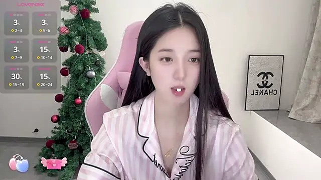 Snapshot of OiOi-666 chatting on 23, 7, 2026 OiOi-666 online show from 23, 7, 2026