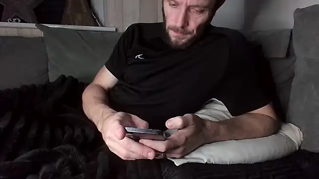 Snapshot of MasterJakeJohns chatting on 3, 12, 2025 MasterJakeJohns online show from 3, 12, 2025