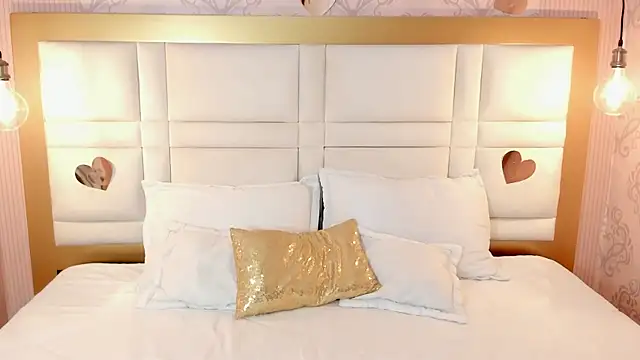 luna hot ass online show from 6, 1, 2026