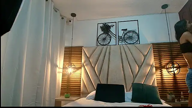 Snapshot of Cinthiabaker chatting on 12, 9, 2025 Cinthiabaker online show from 12, 9, 2025