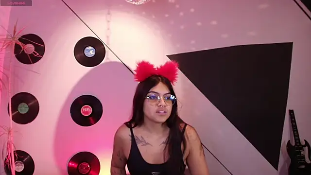 Lilith and Khloe online show from 24, 9, 2025