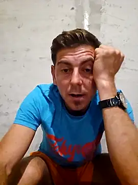 Snapshot of Alex-andru88 chatting on 1, 11, 2025 Alex-andru88 online show from 1, 11, 2025