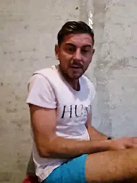 Snapshot of Alex-andru88 chatting on 18, 11, 2025 Alex-andru88 online show from 18, 11, 2025