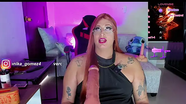 Snapshot of Sweetveronik_44 chatting on 2, 7, 2026 Sweetveronik 44 online show from 2, 7, 2026