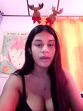 Snapshot of sofi_zzz chatting on 18, 12, 2025 sofi zzz online show from 18, 12, 2025