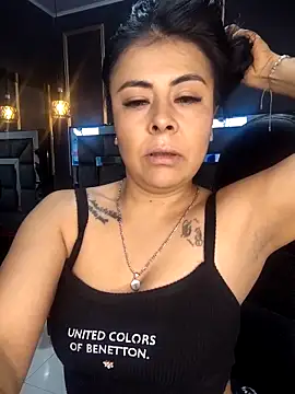 Snapshot of Aniajoness_ chatting on 12, 11, 2025 Aniajoness online show from 12, 11, 2025