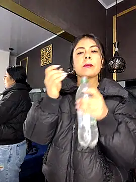 Snapshot of Aniajoness_ chatting on 28, 11, 2025 Aniajoness online show from 28, 11, 2025