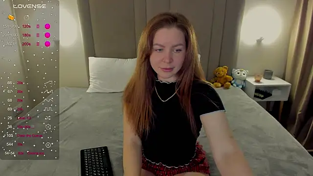 MikaBloom online show from 6, 3, 2026