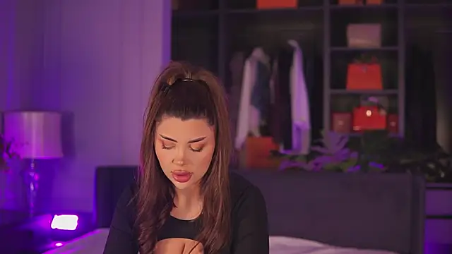 Monique Celeste online show from 18, 5, 2026