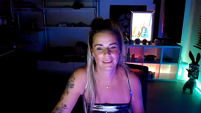 Mrs-Aurora online show from 14, 10, 2025