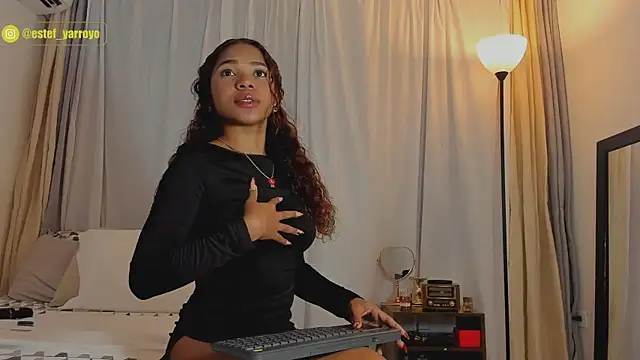 Estefy arroyo1 online show from 9, 1, 2026