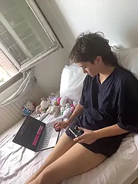 NIQUE TARAXX online show from 11, 9, 2025