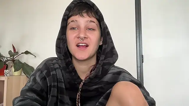 NIQUE TARAXX online show from 22, 9, 2025