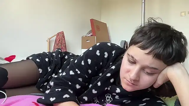 NIQUE TARAXX online show from 28, 9, 2025