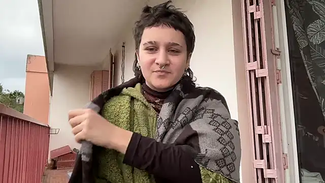 NIQUE TARAXX online show from 30, 9, 2025