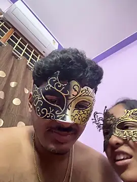 Snapshot of VVcouple chatting on 8, 10, 2025 VVcouple online show from 8, 10, 2025