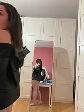 chloedlm5 online show from 12, 4, 2026